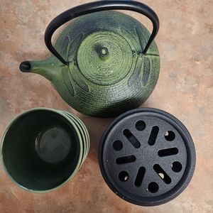 Japanese tea pot and cups, Warmer